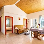 Stunning Home In Pupnat With House Sea View Feriehus