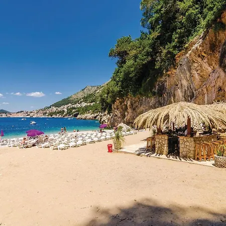 4 Bedroom Awesome In * Pupnat