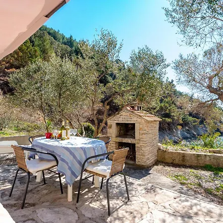 4 Bedroom Awesome In Pupnat